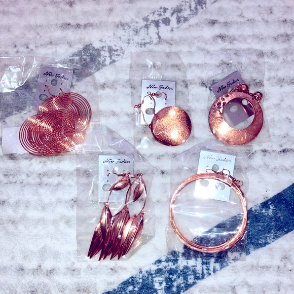 Fashion Jewelry Earrings 💖 - Picture 1 of 6